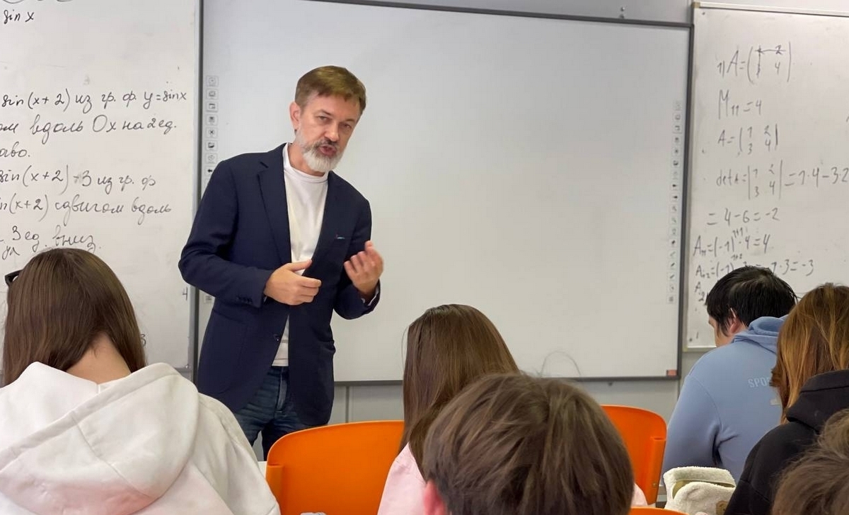 Руководитель группы компаний RUSTA выступил с лекцией в московском колледже КЭСИ