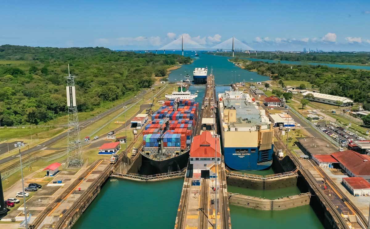 Перевозки по Панамскому каналу рекордно подорожали